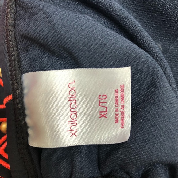 Target triangle bathingsuit top - Picture 2 of 2